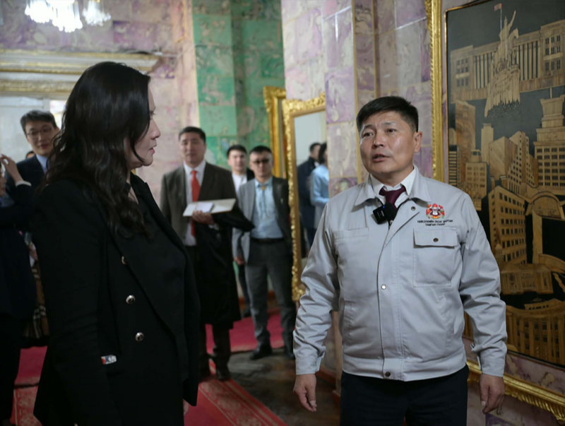 Хотын дарга Х.Нямбаатар Хүүхдийн урлан бүтээх төвд ажиллалаа